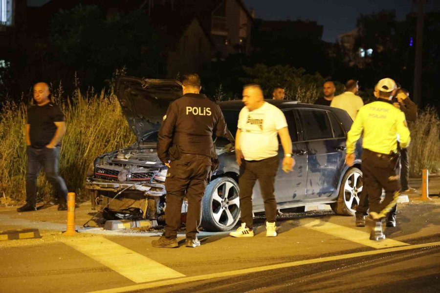 Önündeki Araca Arkadan Çarptı, Yarasını Unutup Basına Bağırdı