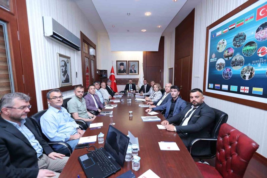 Beylikova Besi Organize Sanayi Müteşebbis Heyeti Toplantısı Gerçekleştirdi