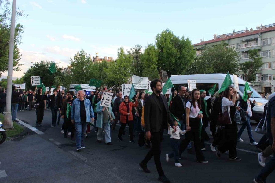 Çerkes Soykırımı’nda Hayatını Kaybedenler İçin Yürüdüler