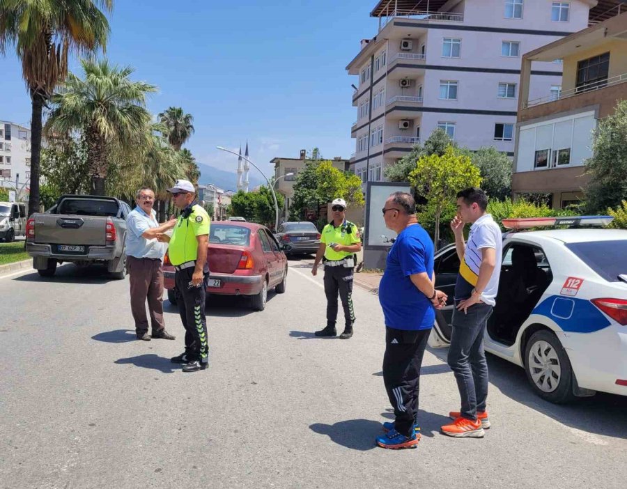 Otomobilin Çarptığı 7 Yaşındaki İlkokul Öğrencisi Yaralandı