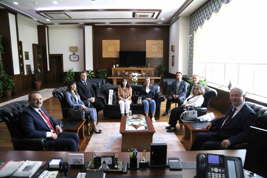 Asü’de “türkiye Yüzyılında Üniversite Gençliği” Sempozyumu