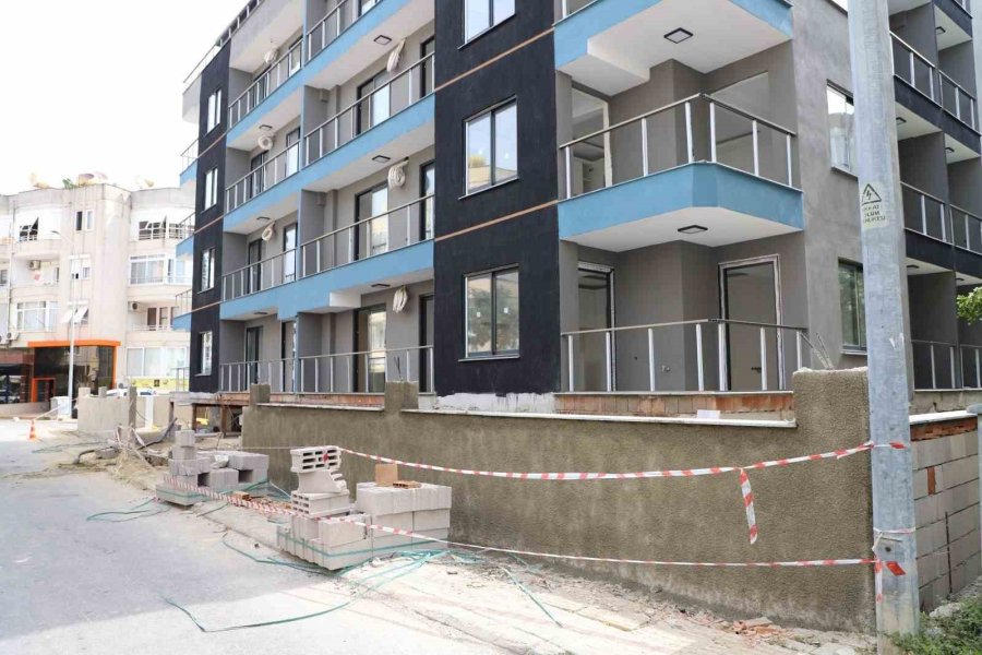 Alanya’da Kirişleri Kesilen Bina Mühürlendi