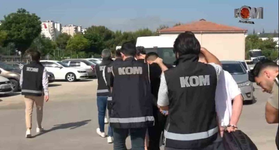 Kendisini Polis, Savcı Olarak Tanıtarak Dolandırıcılık Yapan 2 Şahıs Tutuklandı