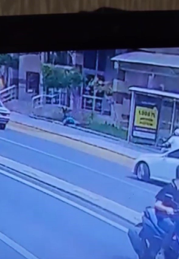 Hastane Balkonundan Düşen Bir Kişi Yaralandı: O Anlar Kamerada