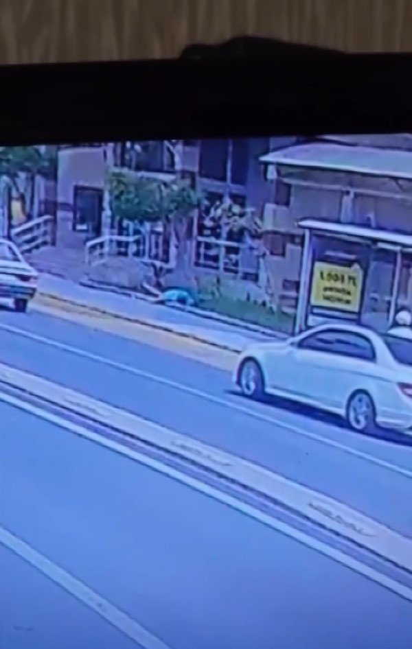 Hastane Balkonundan Düşen Bir Kişi Yaralandı: O Anlar Kamerada