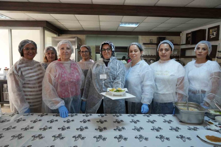 Türk Mutfağı Haftası’nda Coğrafi İşaretli Antalya Piyazı Yapıldı