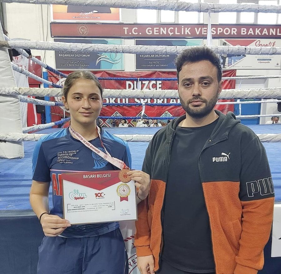 Kayserili Boksörler Düzce’den Madalyalar İle Döndü