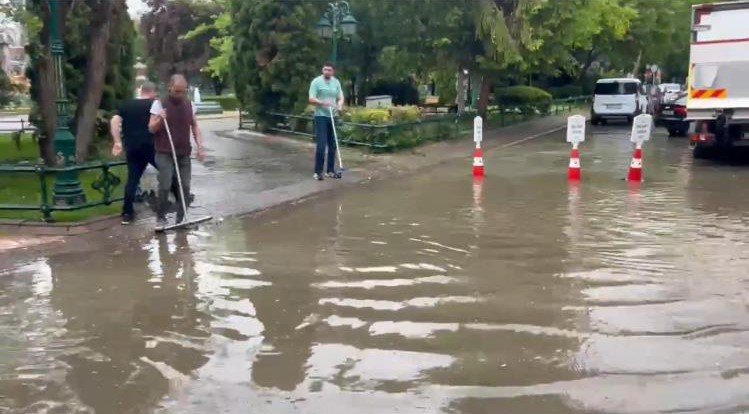 Milletvekili Hatipoğlu’ndan Yağmur Sonrası Belediyeye Tepki
