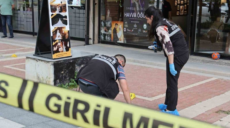Eski Sevgilinin Tüfekle Saldırısı Kamerada: 2 Ağır Yaralı