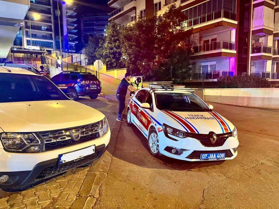 Jandarmadan 16 Araca Trafikten Men Cezası