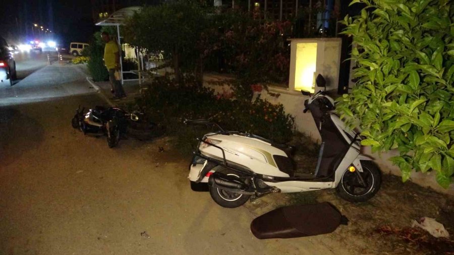 Motosikletle Otele Dönen Turistlere Arkadan Gelen Motosiklet Böyle Çarptı: 3 Yaralı