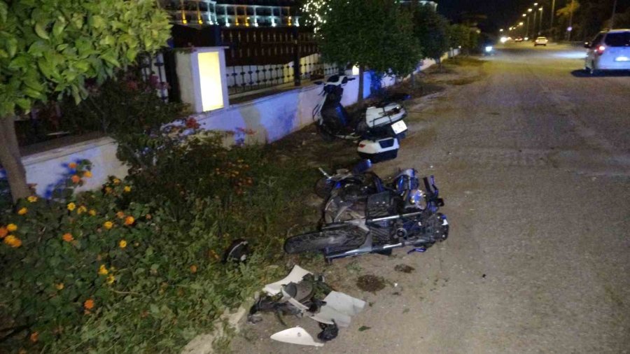 Motosikletle Otele Dönen Turistlere Arkadan Gelen Motosiklet Böyle Çarptı: 3 Yaralı