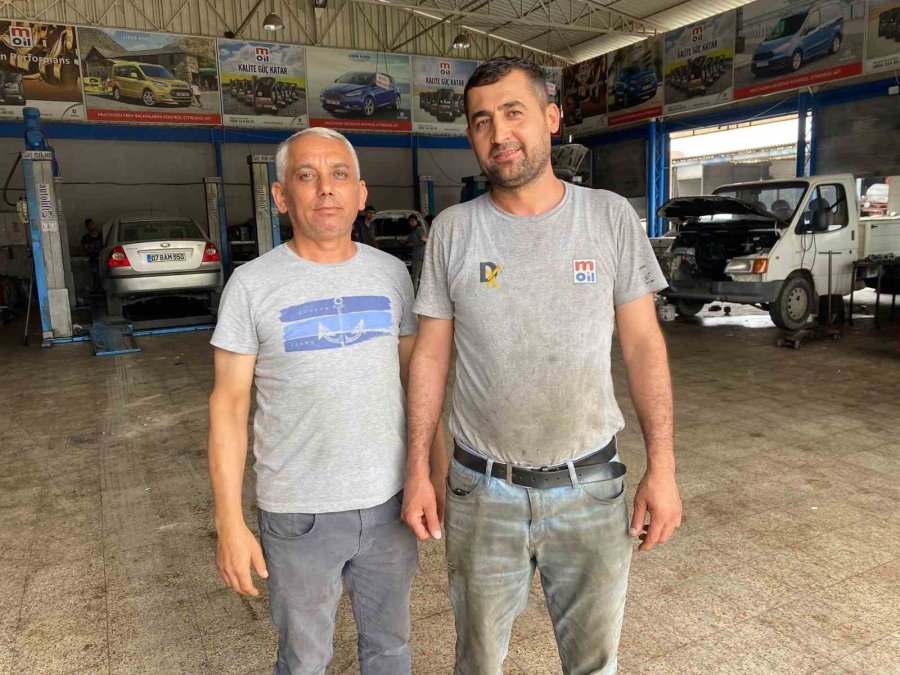 ’sen Beni Tanımadın Mı’ Deyip Oto Tamircisi, Kaportacı Ve Döşemeciyi 3 Bin 500 Tl Zarara Uğrattı