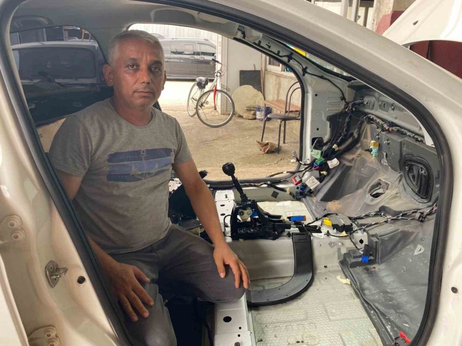 ’sen Beni Tanımadın Mı’ Deyip Oto Tamircisi, Kaportacı Ve Döşemeciyi 3 Bin 500 Tl Zarara Uğrattı