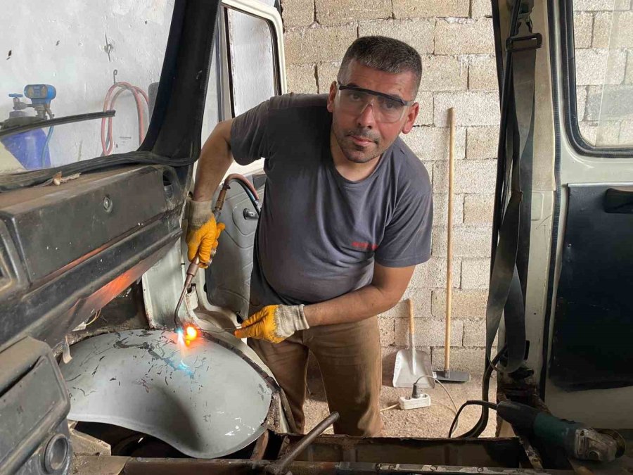 ’sen Beni Tanımadın Mı’ Deyip Oto Tamircisi, Kaportacı Ve Döşemeciyi 3 Bin 500 Tl Zarara Uğrattı