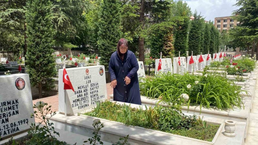 Bingöl’de 33 Silahsız Askerin Şehit Edilmesinin Acısı Dinmedi