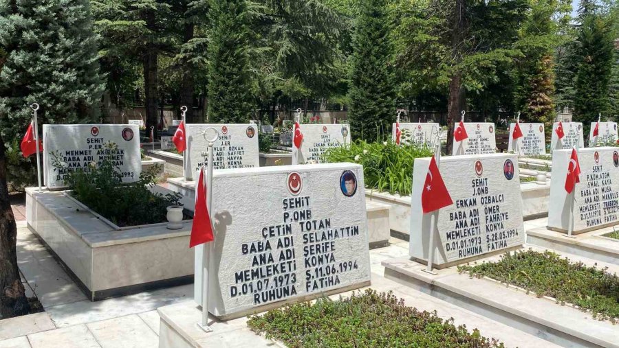 Bingöl’de 33 Silahsız Askerin Şehit Edilmesinin Acısı Dinmedi