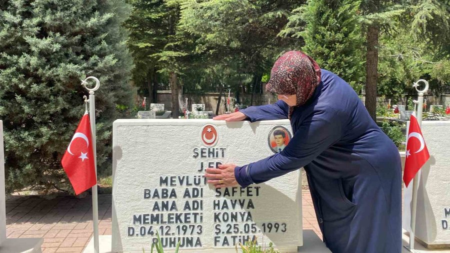 Bingöl’de 33 Silahsız Askerin Şehit Edilmesinin Acısı Dinmedi