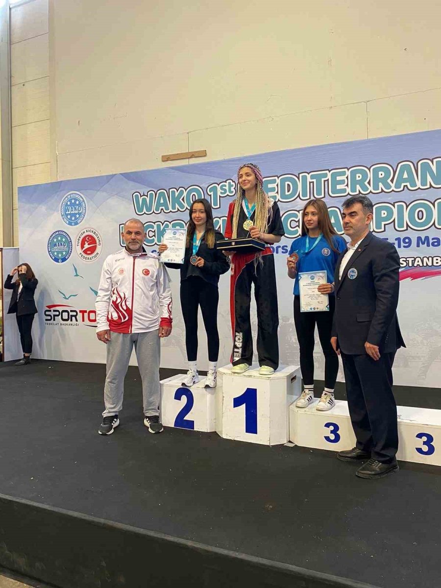 Ay Spor Kulübü’nden Madalya Şov