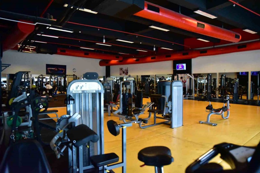 Başkan Büyükkılıç: "büyükşehir Spor Aş’nin 8 Spor Tesisi 20 Bin Üyeye Ulaştı"