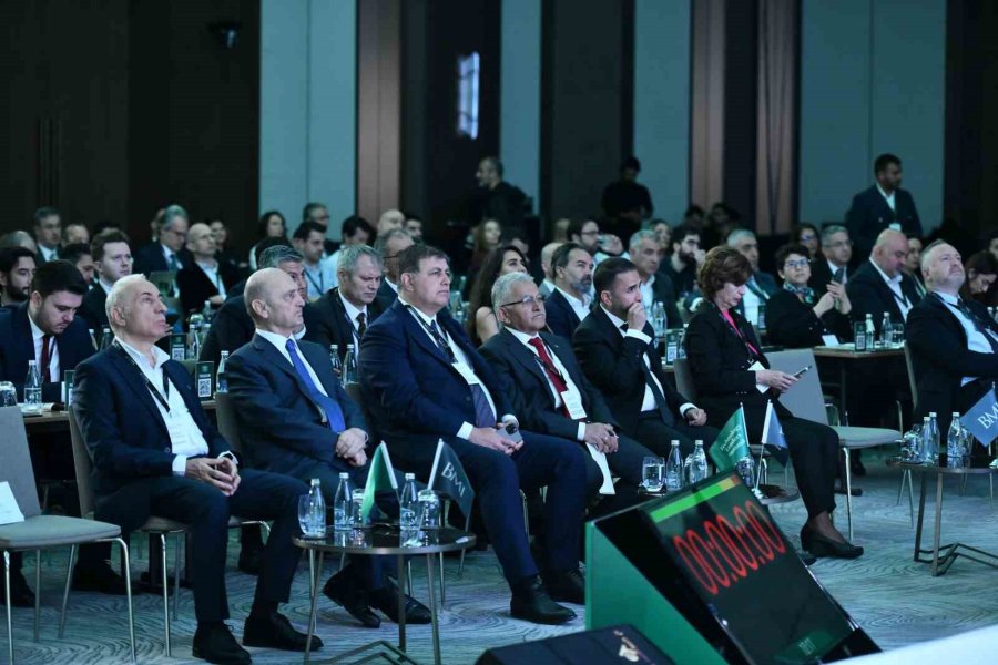 Başkan Büyükkılıç, İstanbul’da Teknoloji Liderleri Zirvesi’ne Katıldı