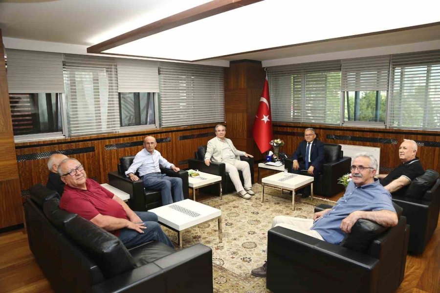 Başkan Büyükkılıç’a Ziyaretçi Yoğunluğu Sürüyor