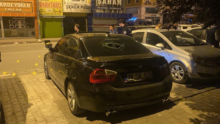 Tartıştıkları Şahıslar, 3 Gün Önce Aldıkları Otomobili Kurşunladı