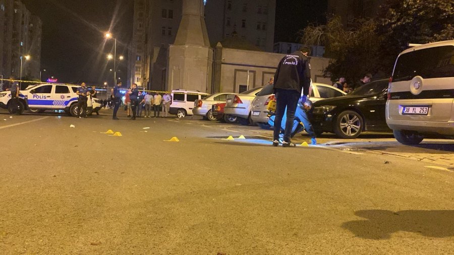 Tartıştıkları Şahıslar, 3 Gün Önce Aldıkları Otomobili Kurşunladı