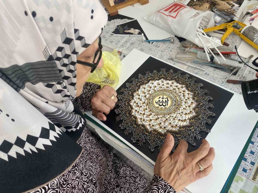 Eşinin Acısını Sanatı İle Dindirdi