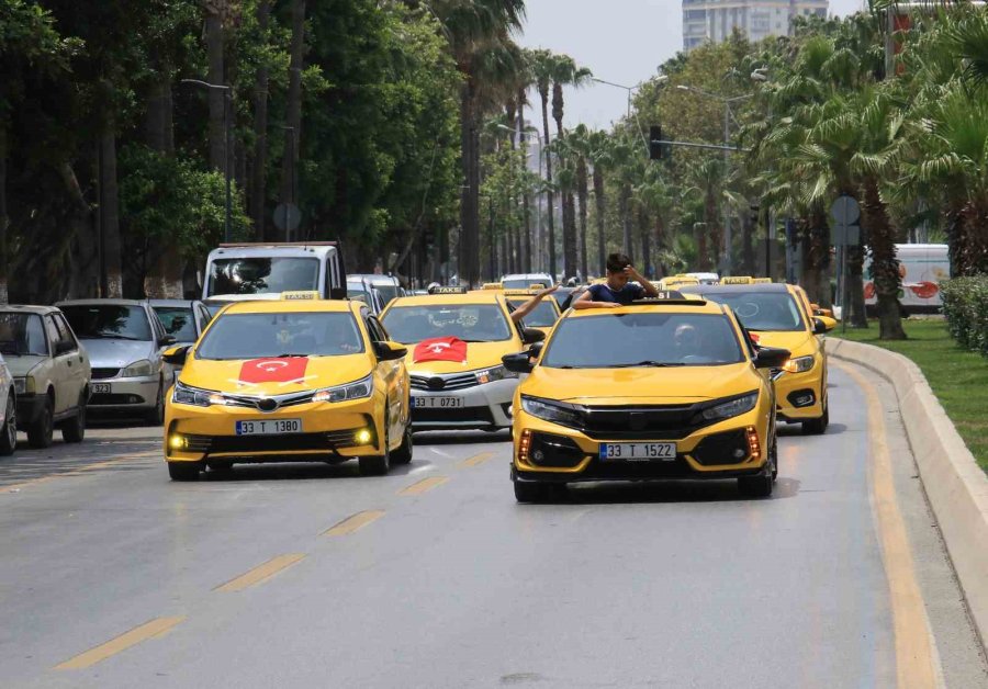 Mersin’de Son Zamanlarda Taksicilere Yönelik Saldırılar Protesto Edildi