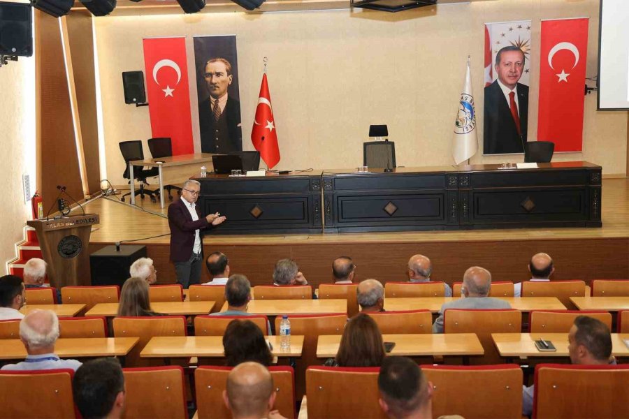 Talas’ta Stratejik Plan Eğitimi Düzenlendi