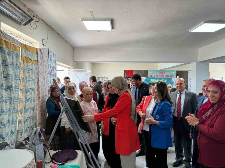 Yıldıztepe’de Okuma Yazma Kursu’na Katılanlar Belgelerini Aldı