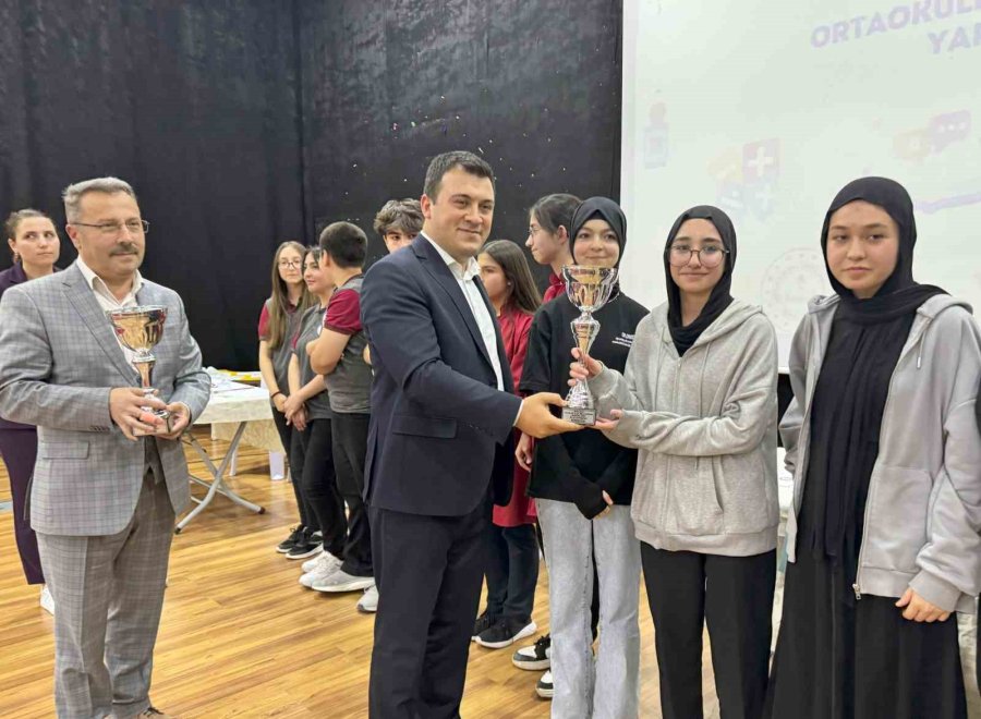 Başkan Özdoğan: "gençlerimizin Yanında Olmaya Devam Edeceğiz"