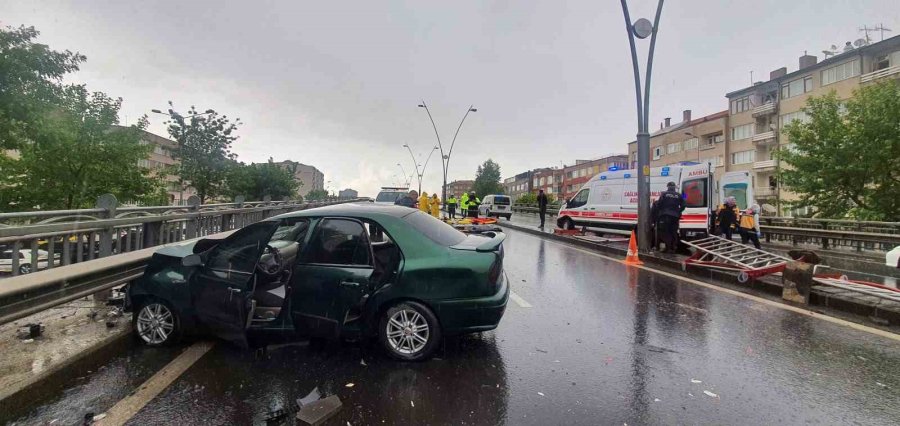 Yaralı Bebeğe Sağlık Personelinden "anne" Şefkati