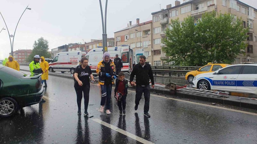 Yaralı Bebeğe Sağlık Personelinden "anne" Şefkati