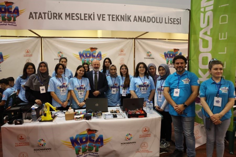 Sınır Tanımayan Teknoloji Festivalinde Gençlerin Hayalleri Gerçekleşiyor