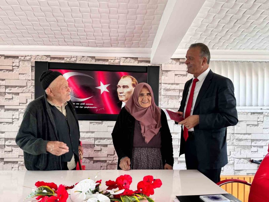 60 Yıl Sonra Resmi Nikah Kıydılar