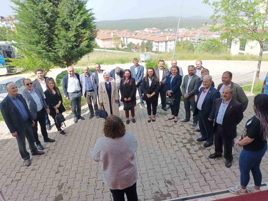 Muhtarlar Odunpazarı Belediyesi’nin Birimlerini Gezdi