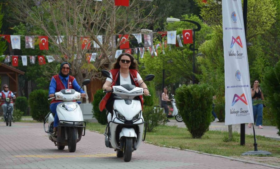 Motorlu Kadınlar Kulübü Üyeleri Gençlik Kampında Buluştu