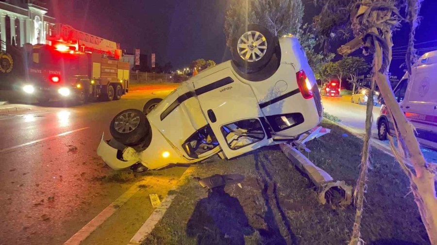 Serik’te Refüje Çarpan Ticari Araç Takla Attı: 1 Yaralı