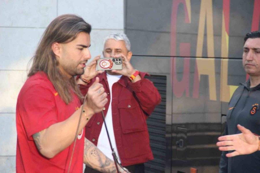 Galatasaray Kafilesi Konya’ya Geldi