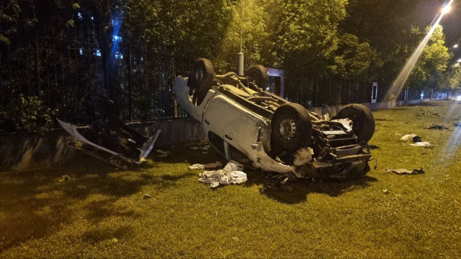 Kaza Yapan Araçlar Takla Attı, Ortalık Savaş Alanına Döndü: 3 Yaralı