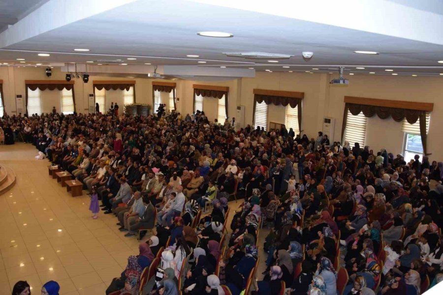 Karapınar’da Hafızlığı Tamamlayan Öğrencilere Tören Düzenlendi