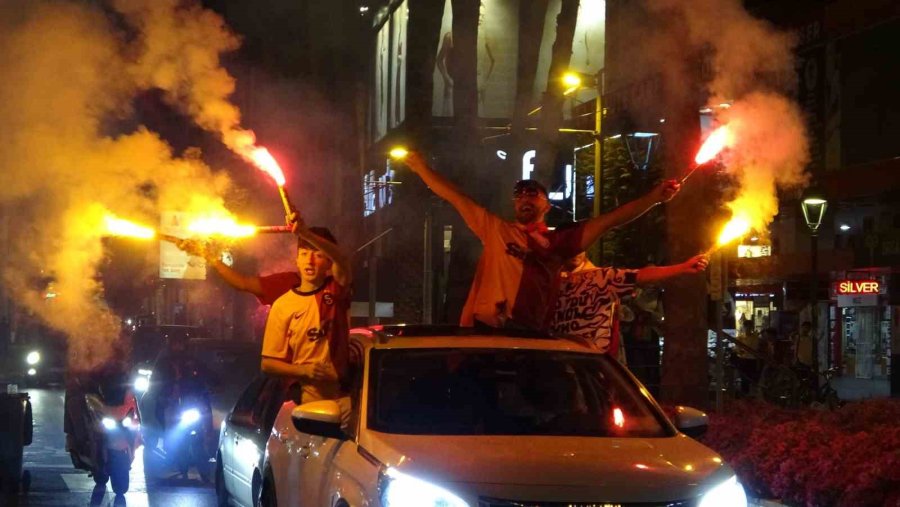 Antalya’da Kutlamaların Merkezi Cumhuriyet Meydanı Oldu