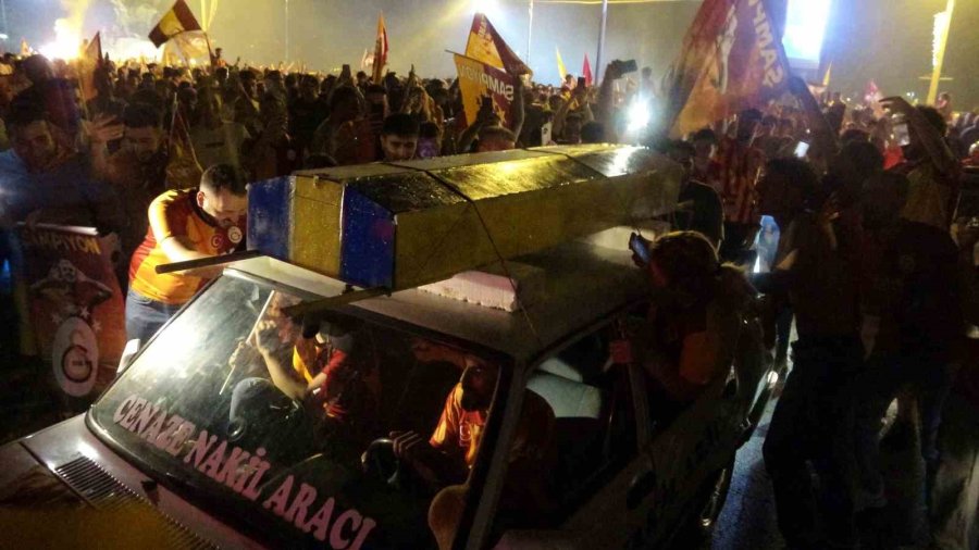 Antalya’da Kutlamaların Merkezi Cumhuriyet Meydanı Oldu