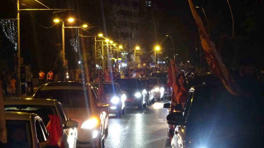 Antalya’da Kutlamaların Merkezi Cumhuriyet Meydanı Oldu