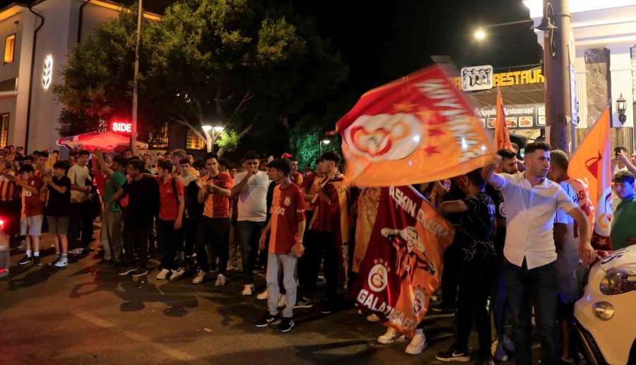 Antalya’da Kutlamaların Merkezi Cumhuriyet Meydanı Oldu