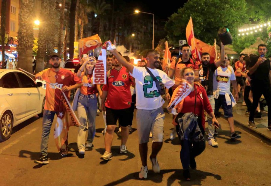 Antalya’da Kutlamaların Merkezi Cumhuriyet Meydanı Oldu