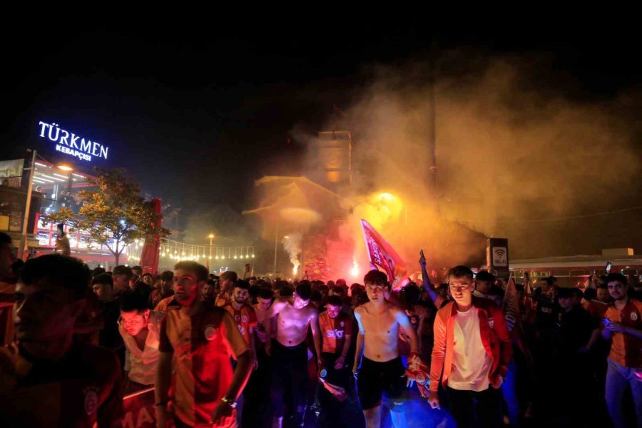 Antalya’da Kutlamaların Merkezi Cumhuriyet Meydanı Oldu