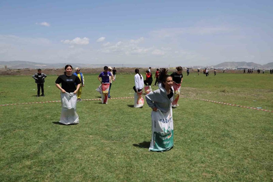 Başkan Özdoğan Başarılı Öğrencileri Ödüllendirecek